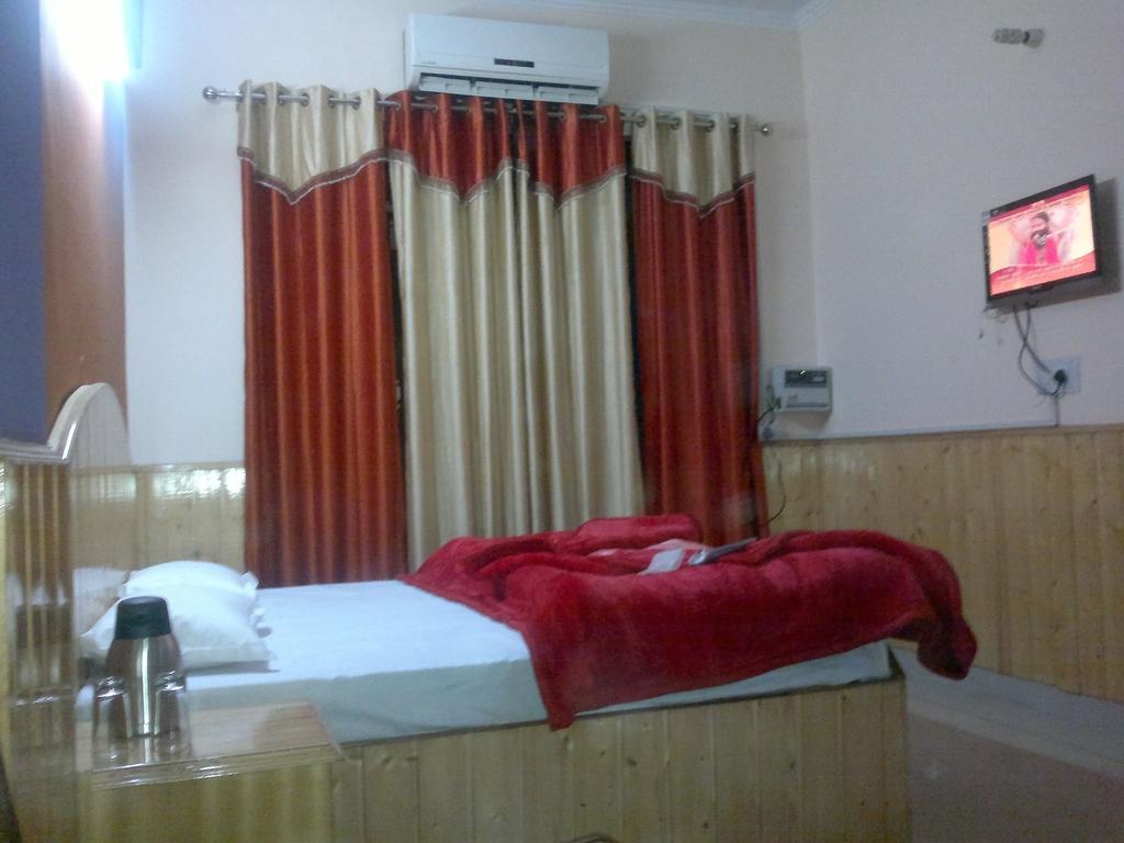 Himgiri Resort Nagchala Bilik gambar